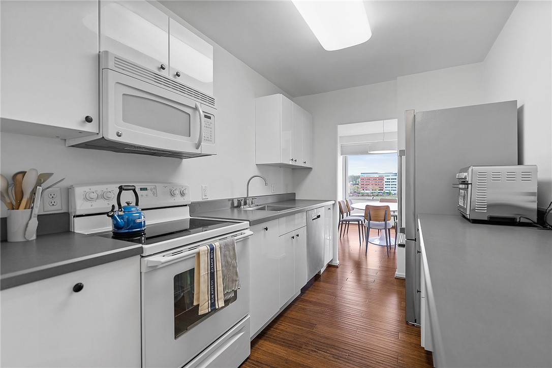 320 Fort Duquesne Boulevard 6F