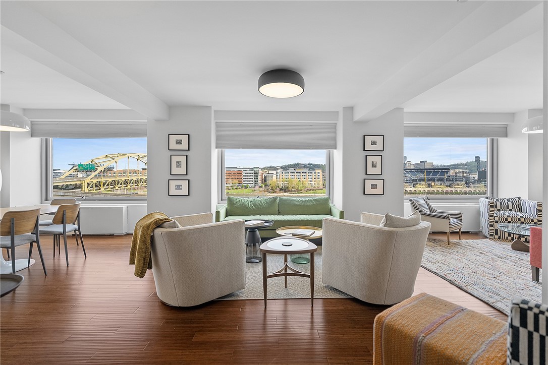 320 Fort Duquesne Boulevard 6F