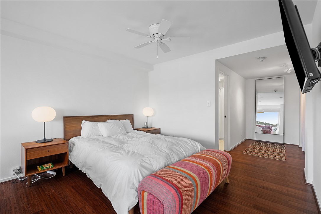 320 Fort Duquesne Boulevard 6F