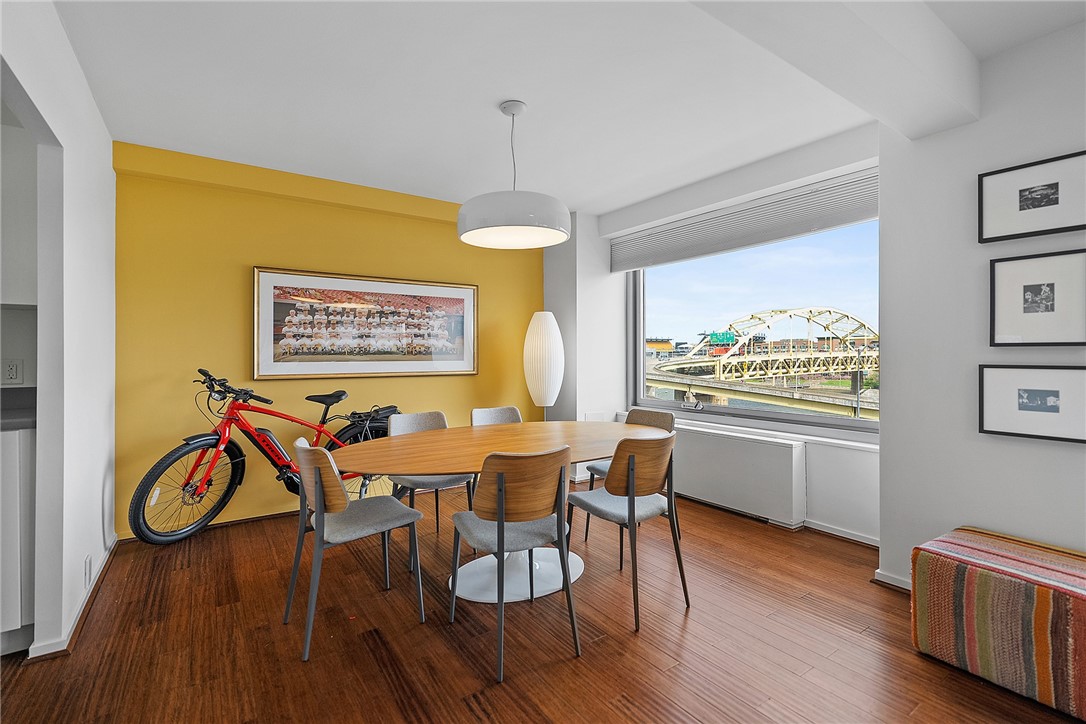 320 Fort Duquesne Boulevard 6F