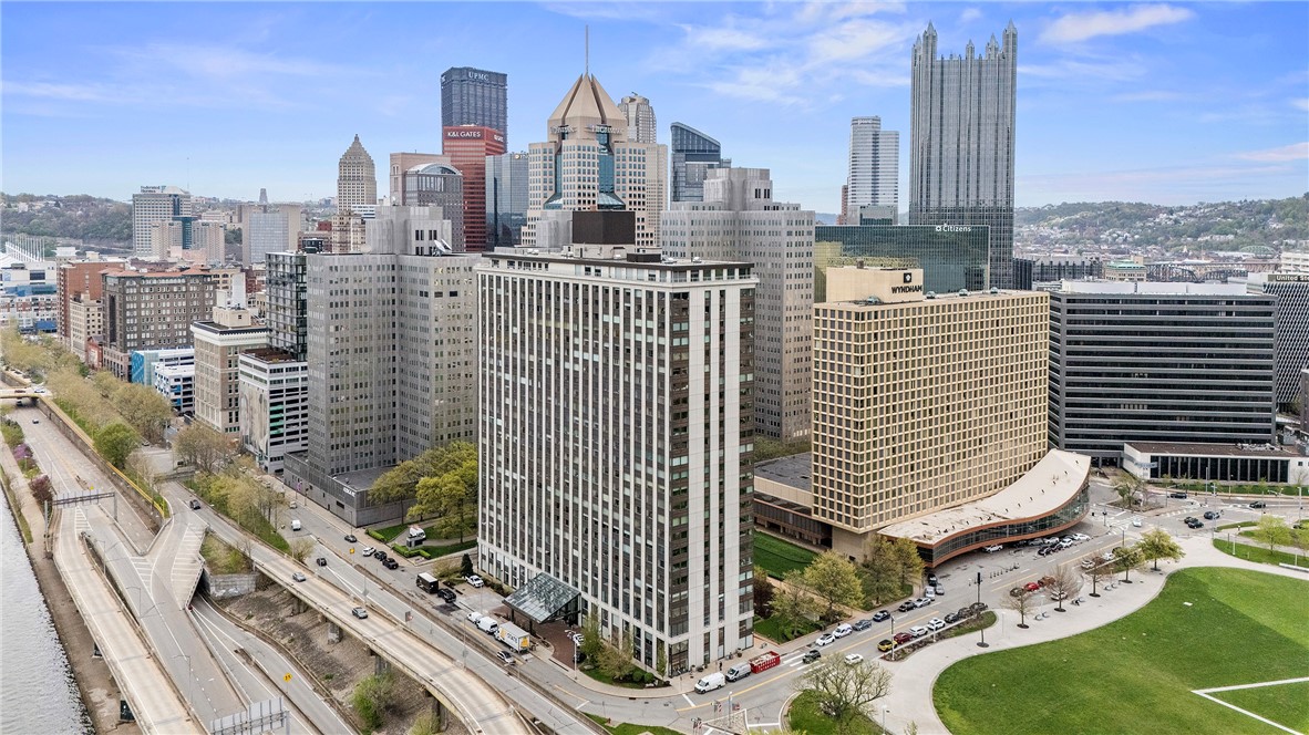 320 Fort Duquesne Boulevard 6F