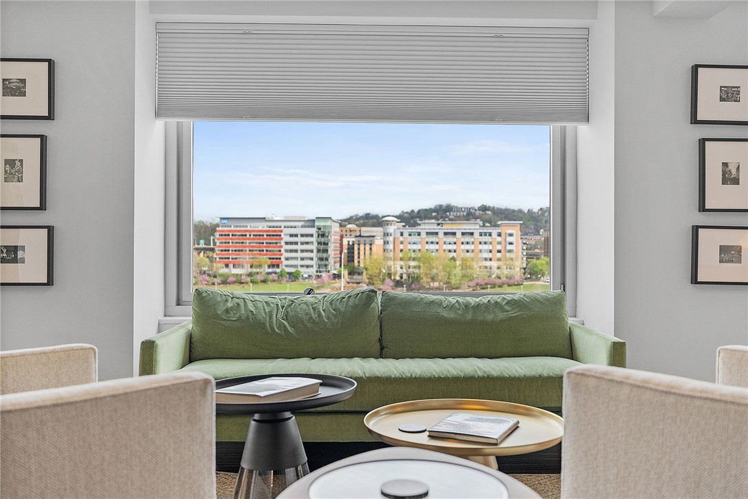 320 Fort Duquesne Boulevard 6F