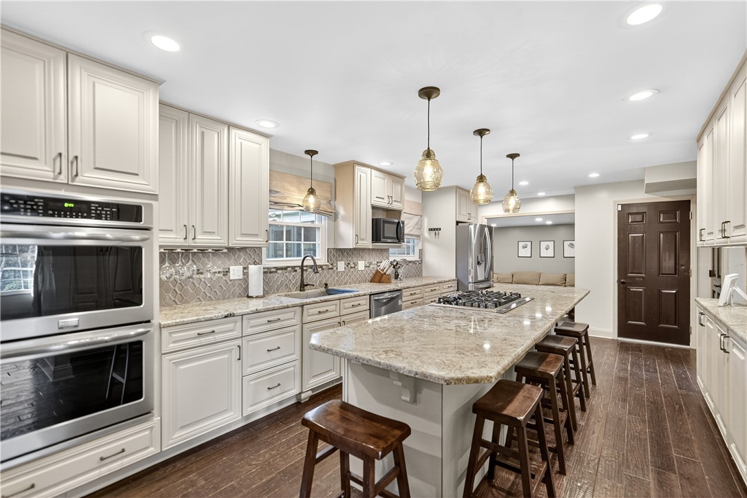 10107 Deer View Point