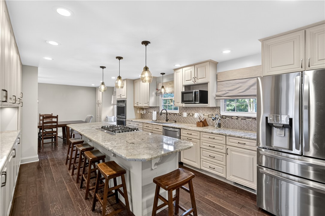 10107 Deer View Point