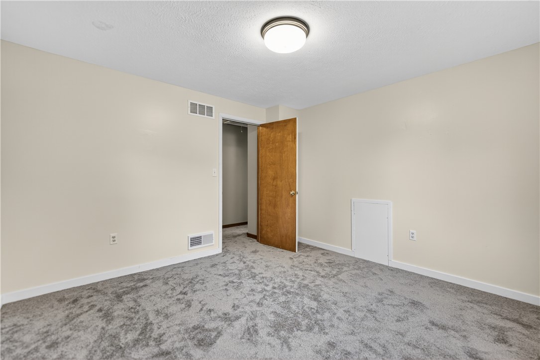 10107 Deer View Point