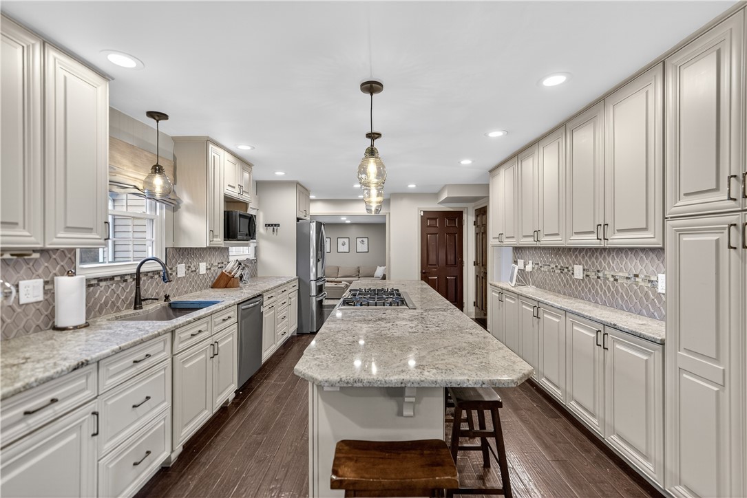 10107 Deer View Point