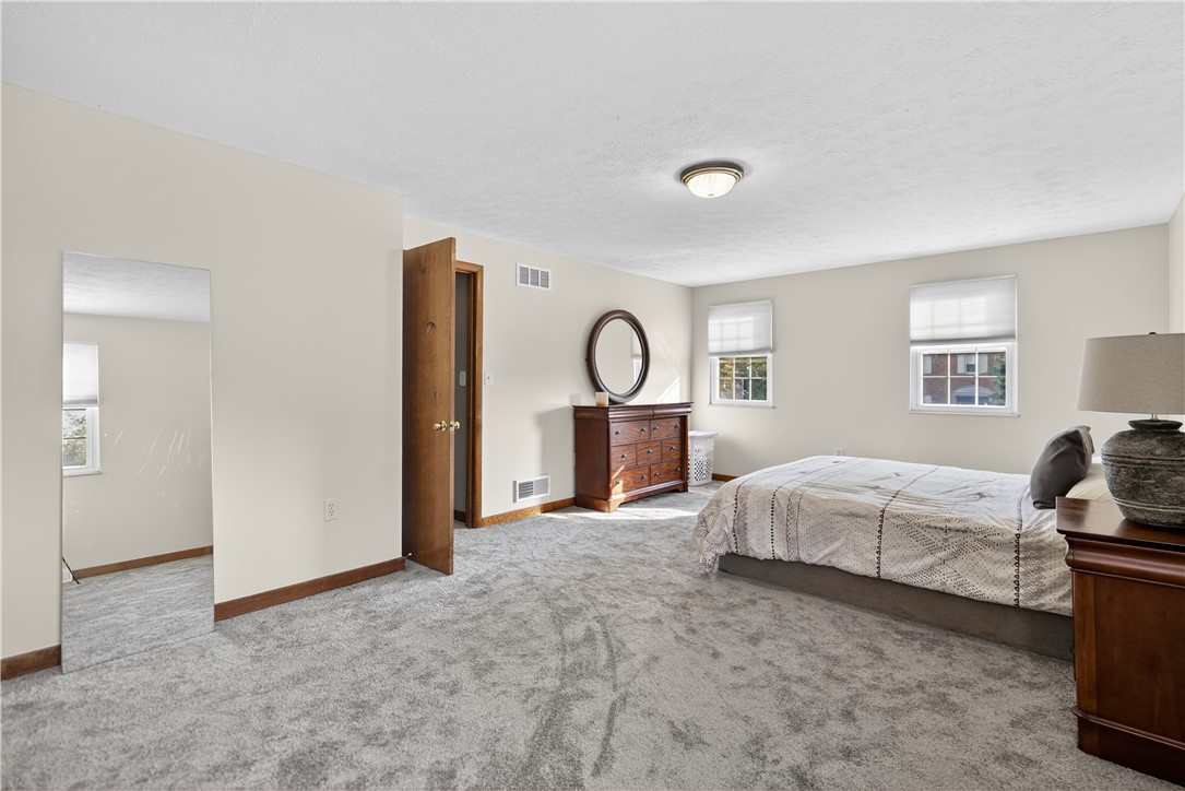 10107 Deer View Point