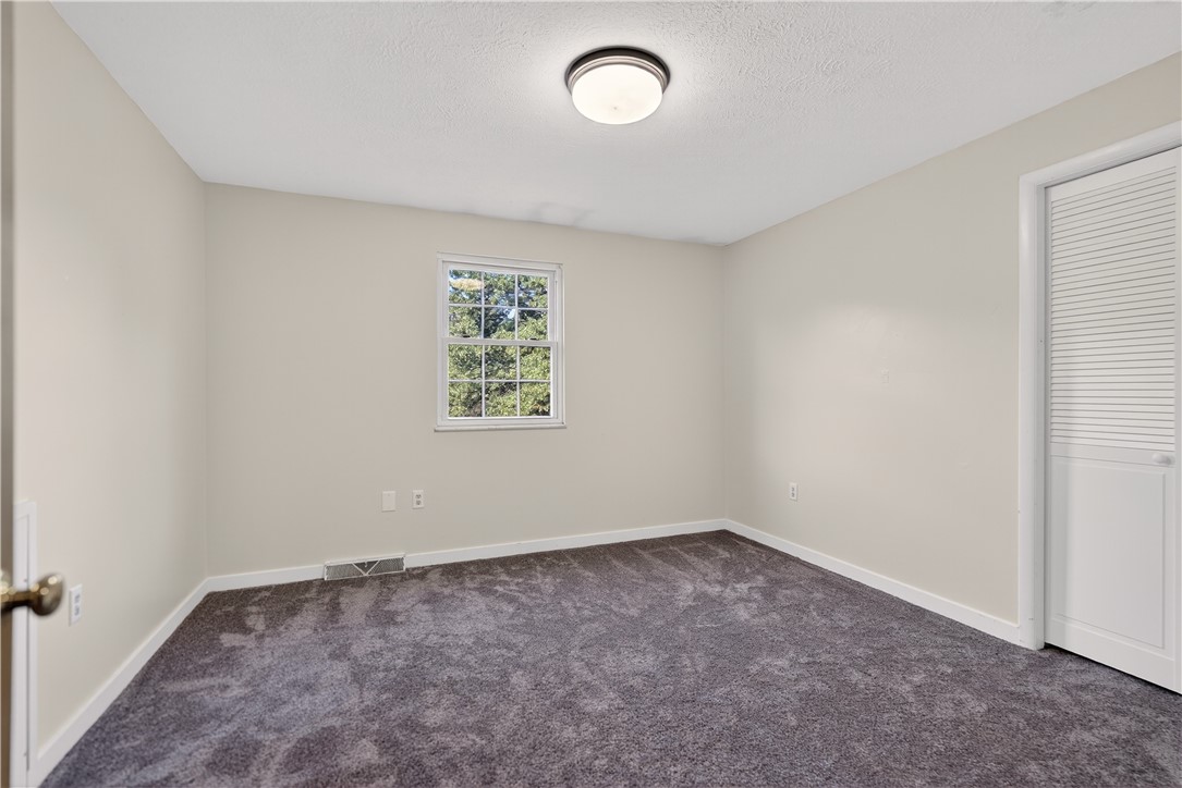 10107 Deer View Point