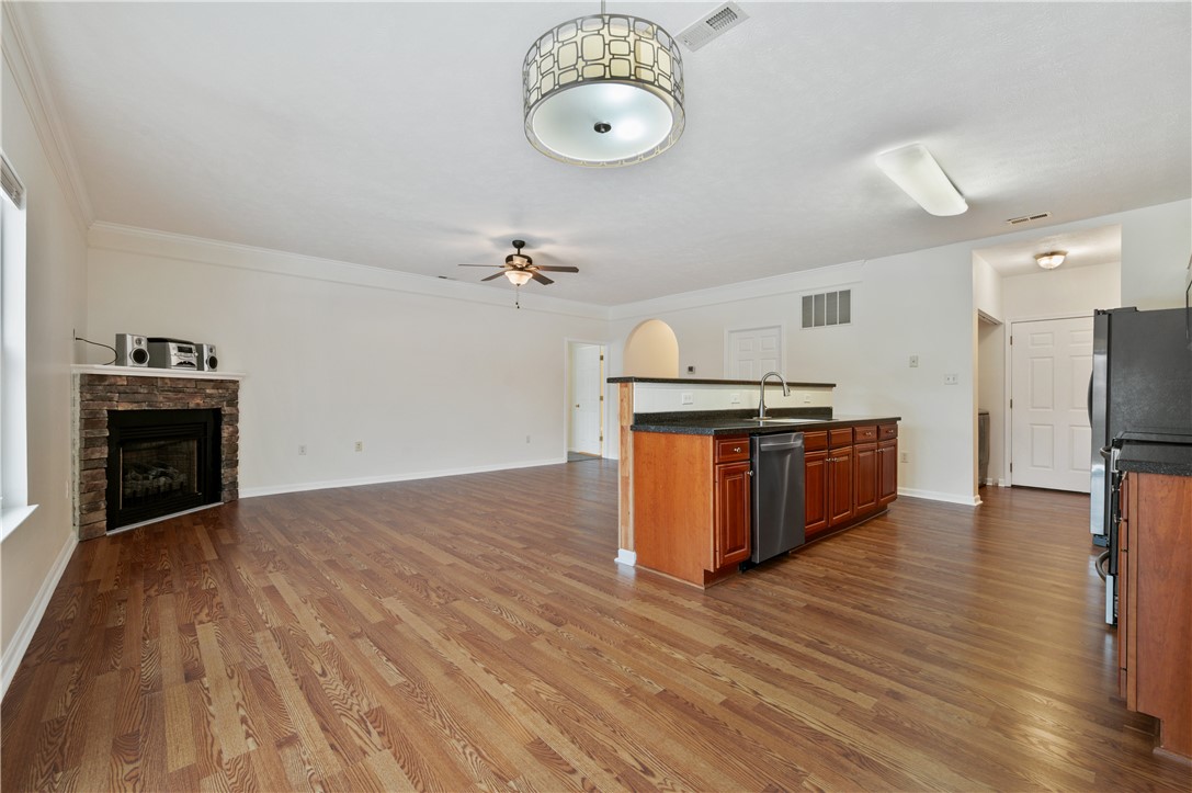 608 Whispering Pines Dr