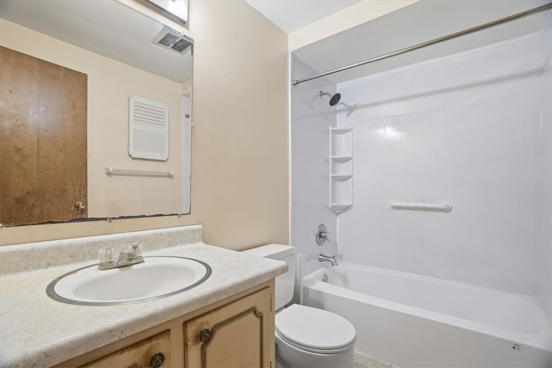 108 Oxbridge Dr