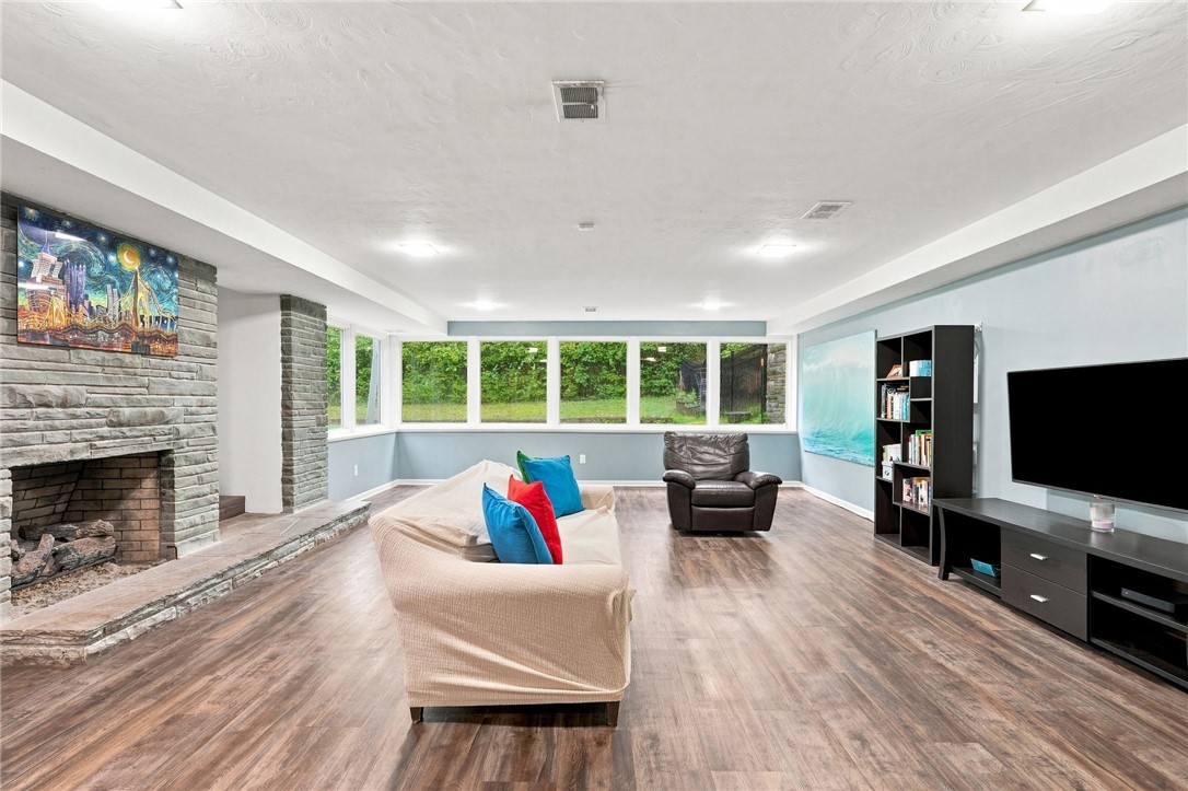 101 Tomahawk Drive