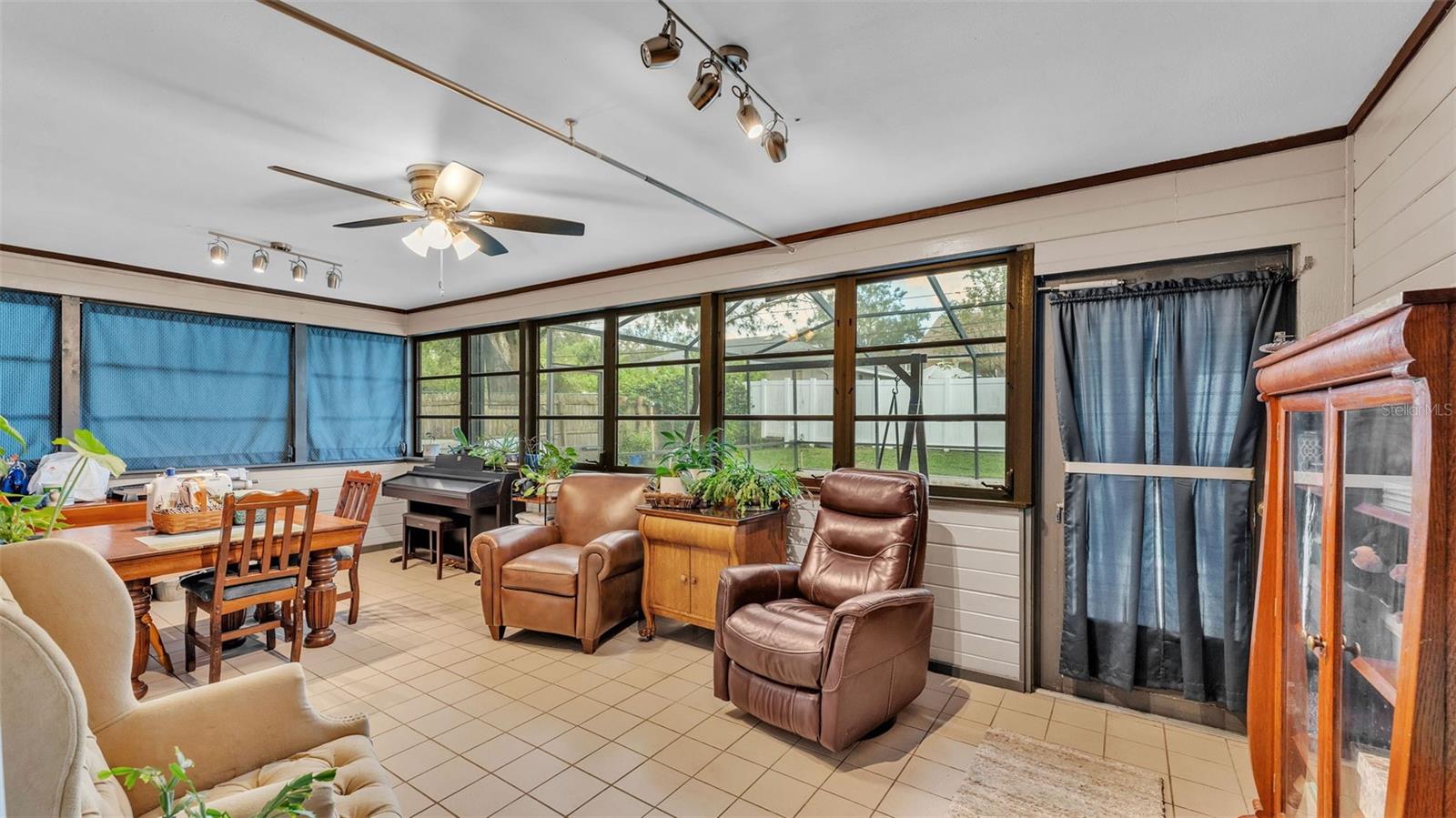 3817 ERIC CT