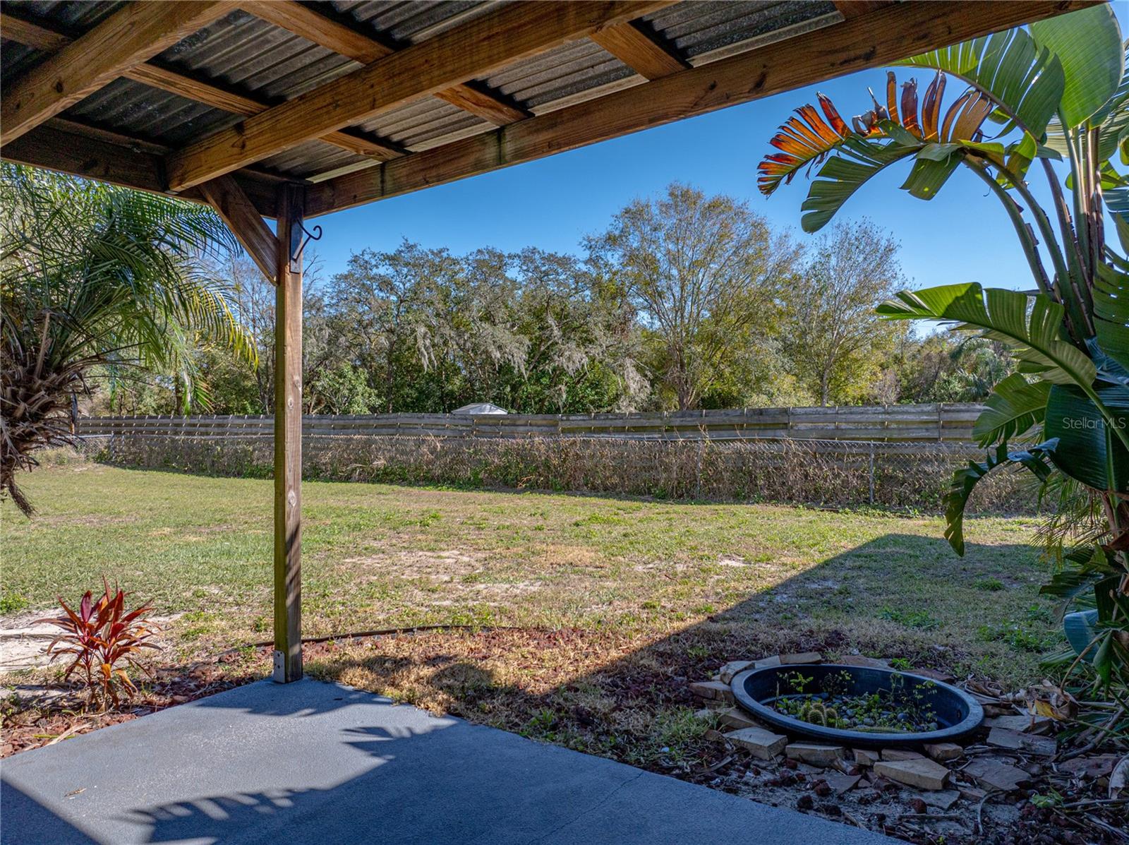 325 HONEY BEE LN