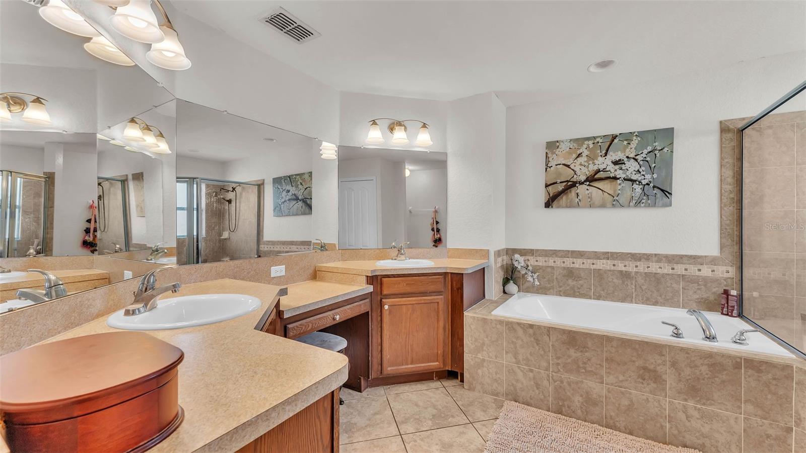 1215 EVERGREEN PARK CIR