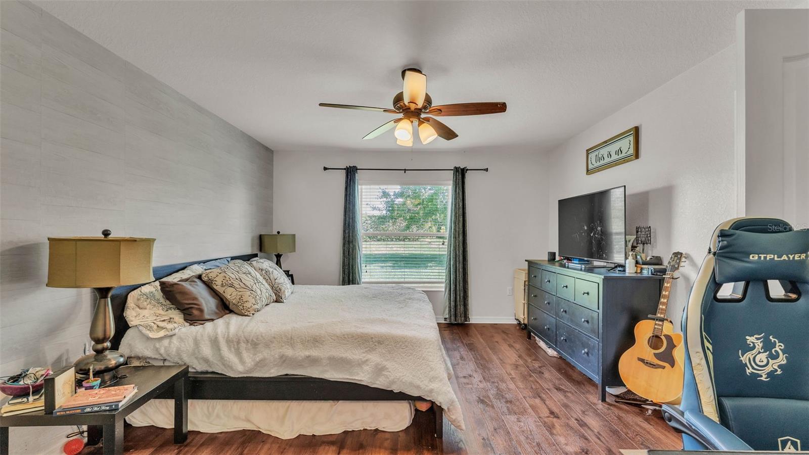 1215 EVERGREEN PARK CIR