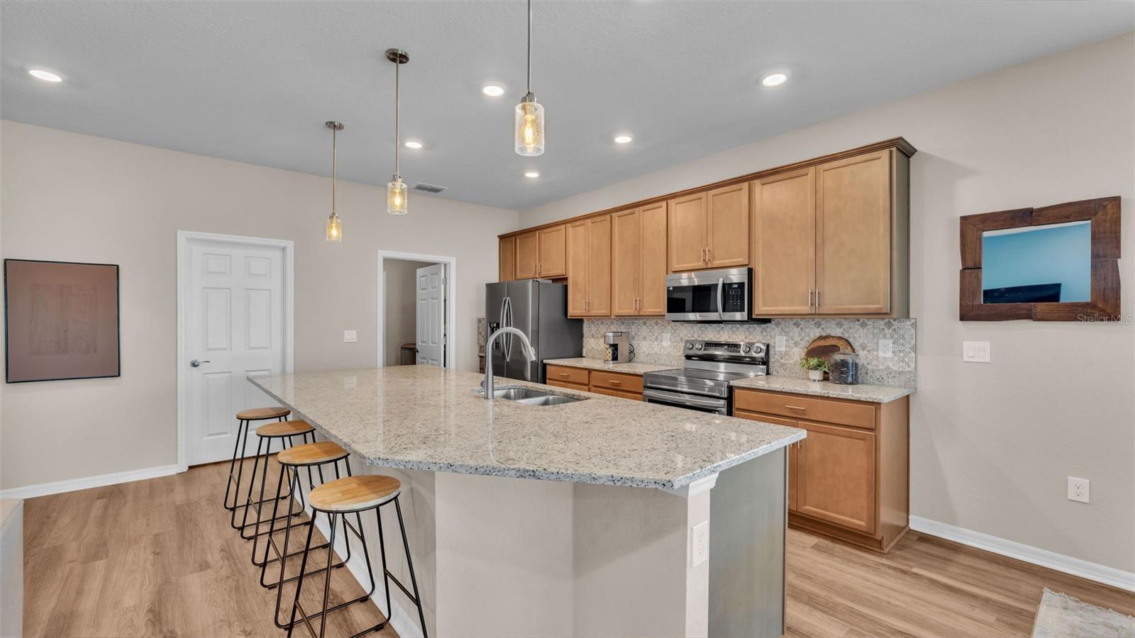 1222 CASCADE DR