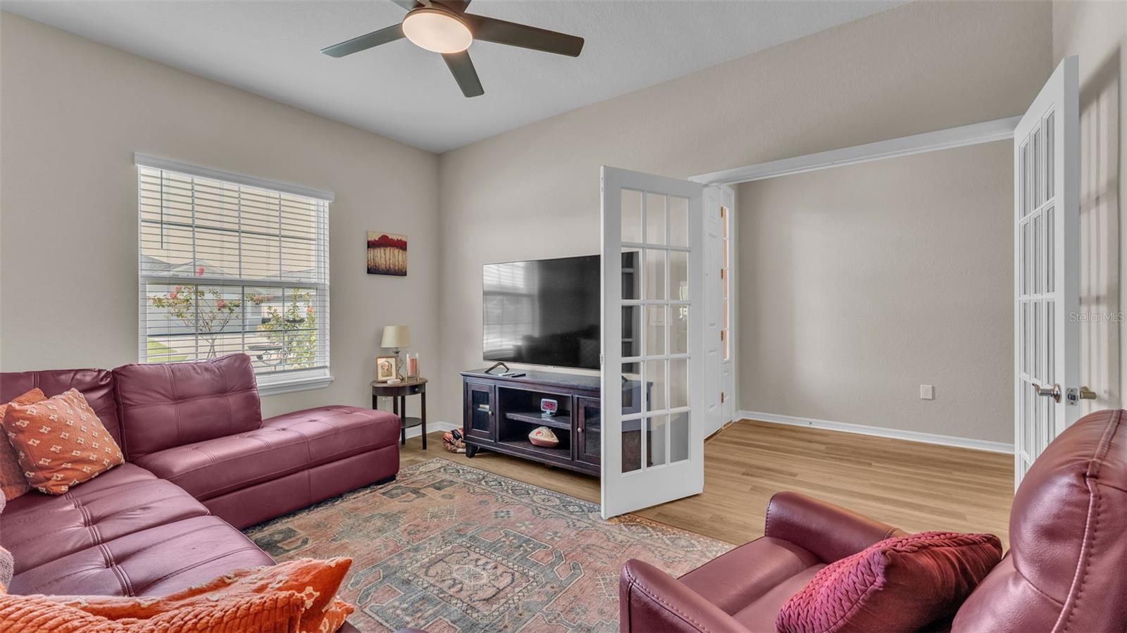 1222 CASCADE DR