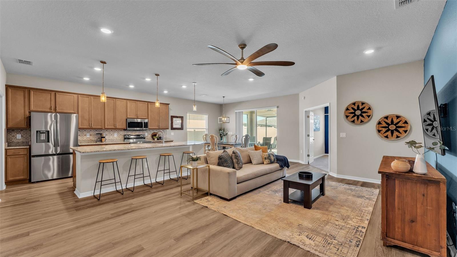 1222 CASCADE DR