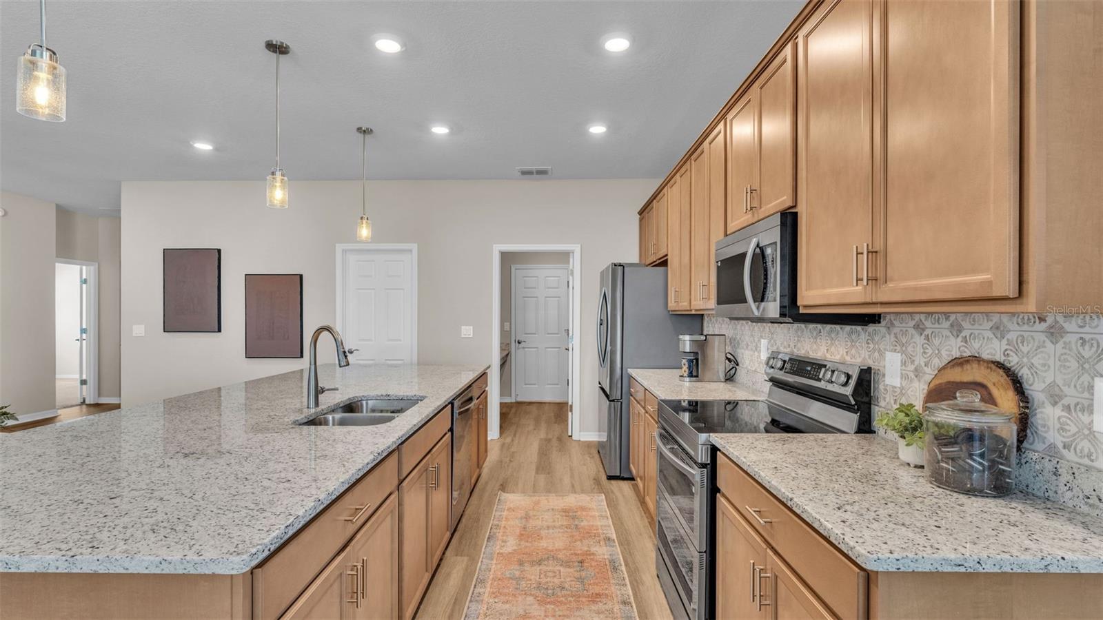 1222 CASCADE DR