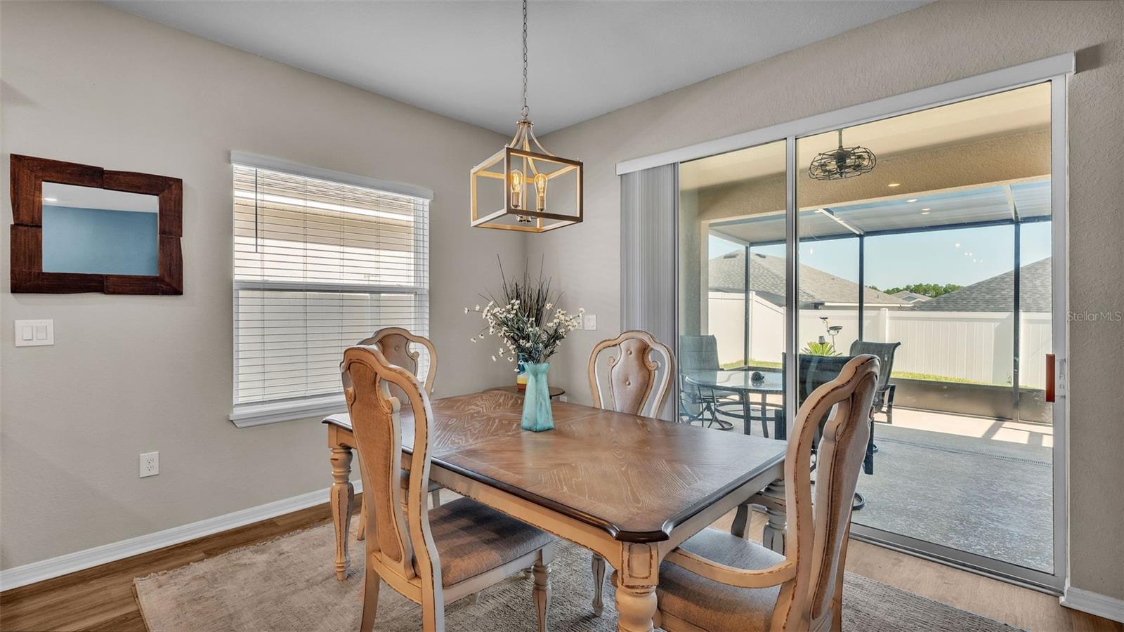 1222 CASCADE DR