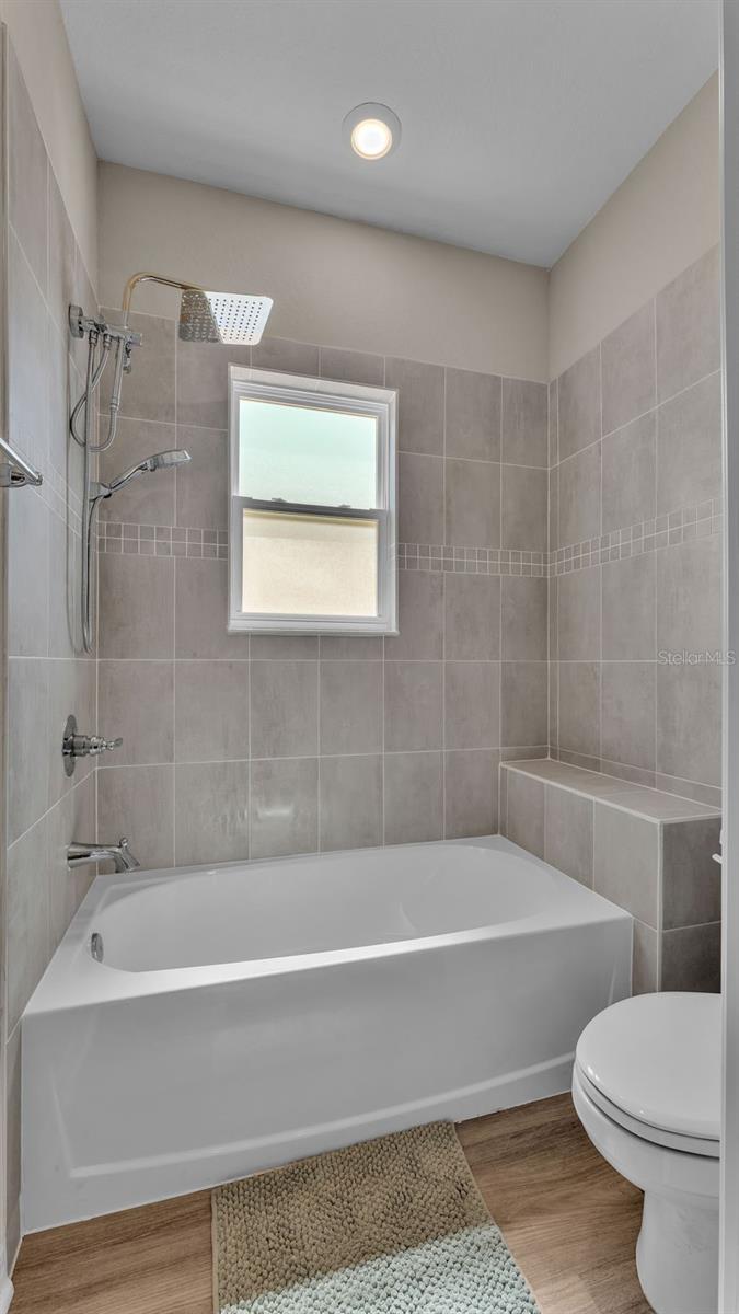 1222 CASCADE DR