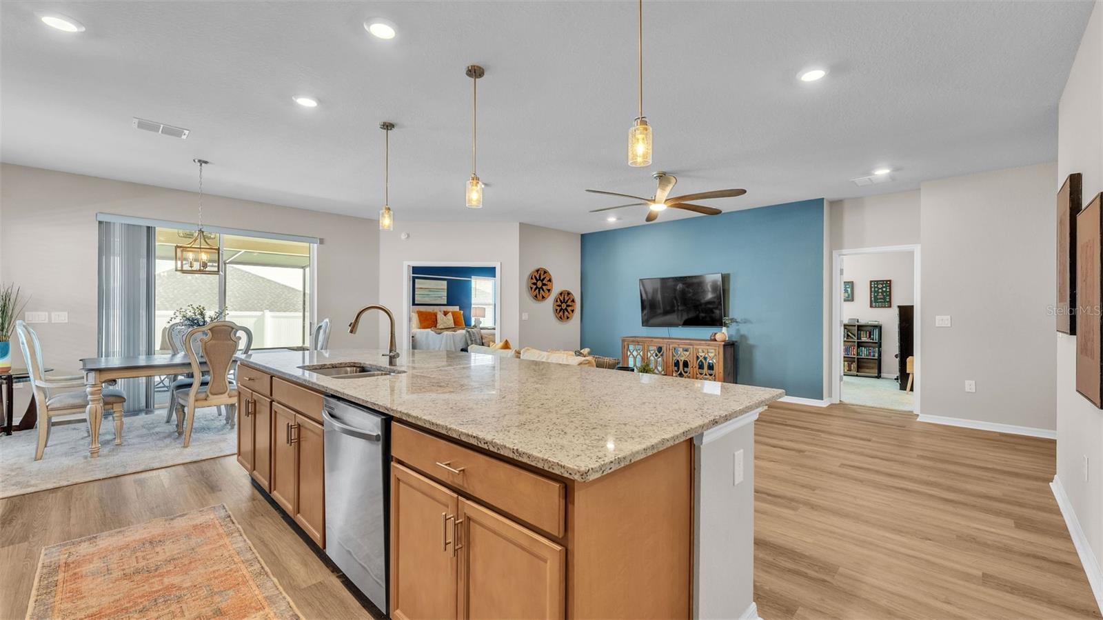 1222 CASCADE DR