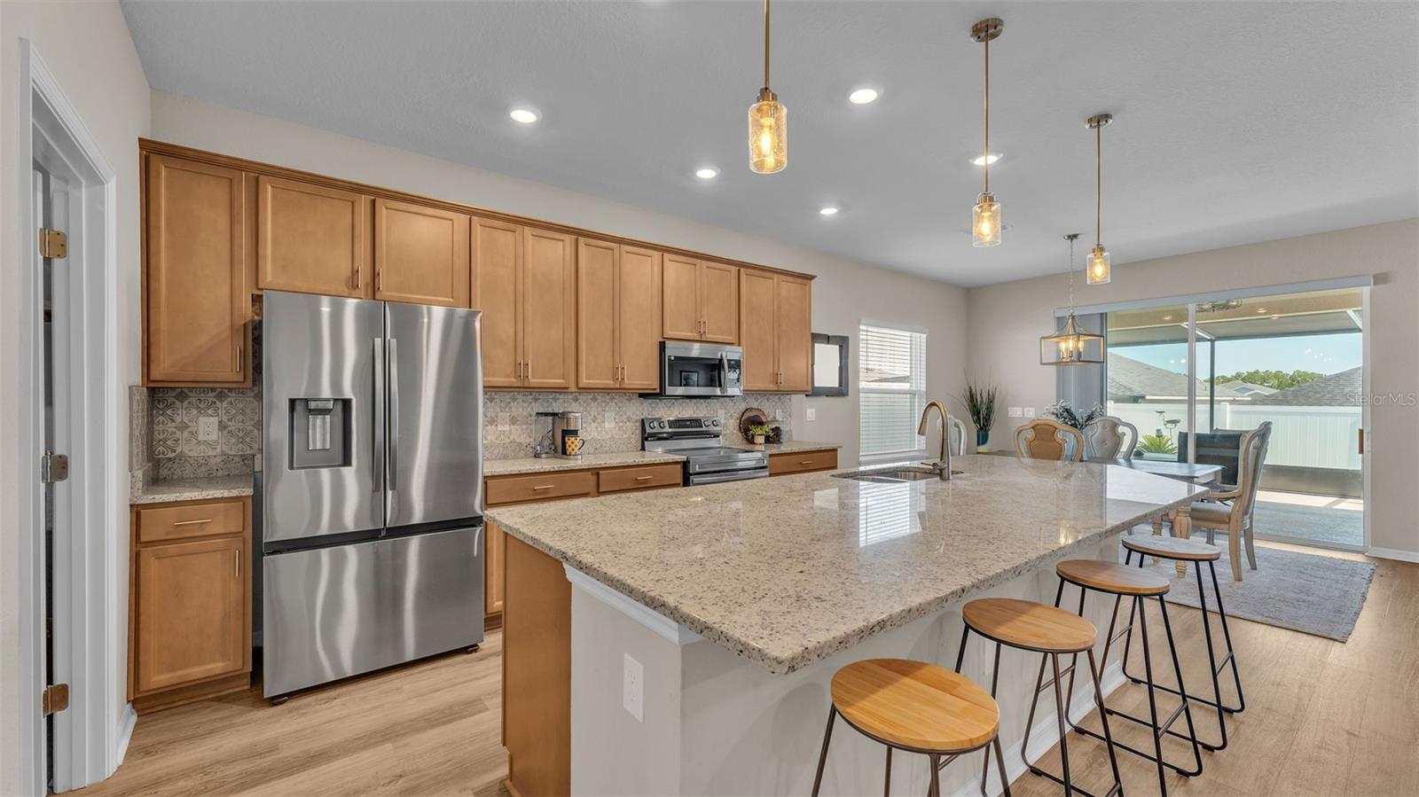 1222 CASCADE DR