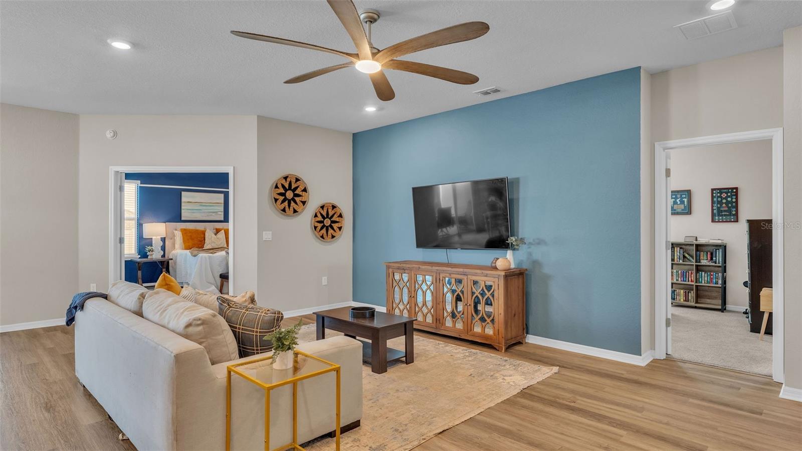1222 CASCADE DR
