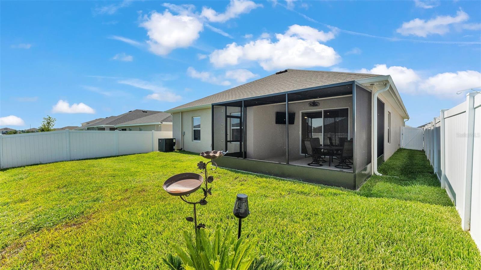 1222 CASCADE DR