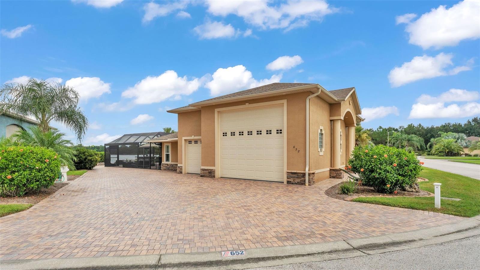 652 MEANDERING WAY