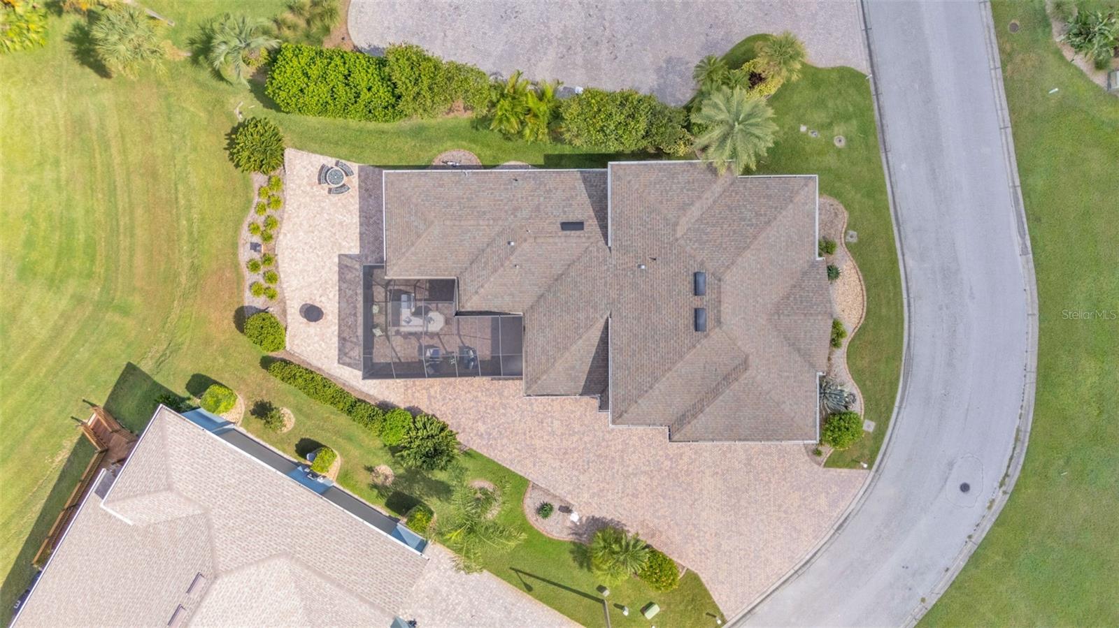 652 MEANDERING WAY