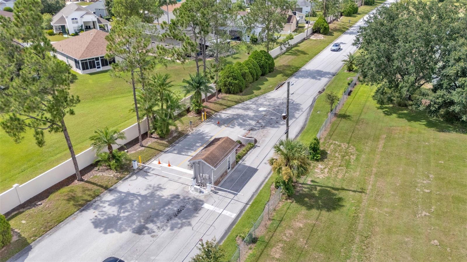 652 MEANDERING WAY