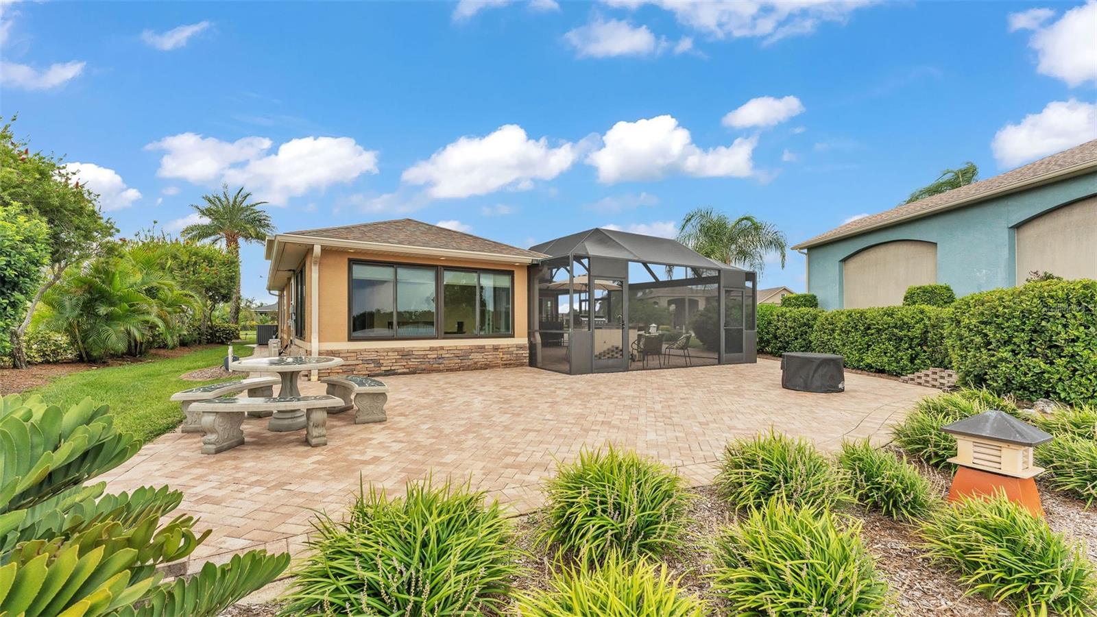 652 MEANDERING WAY