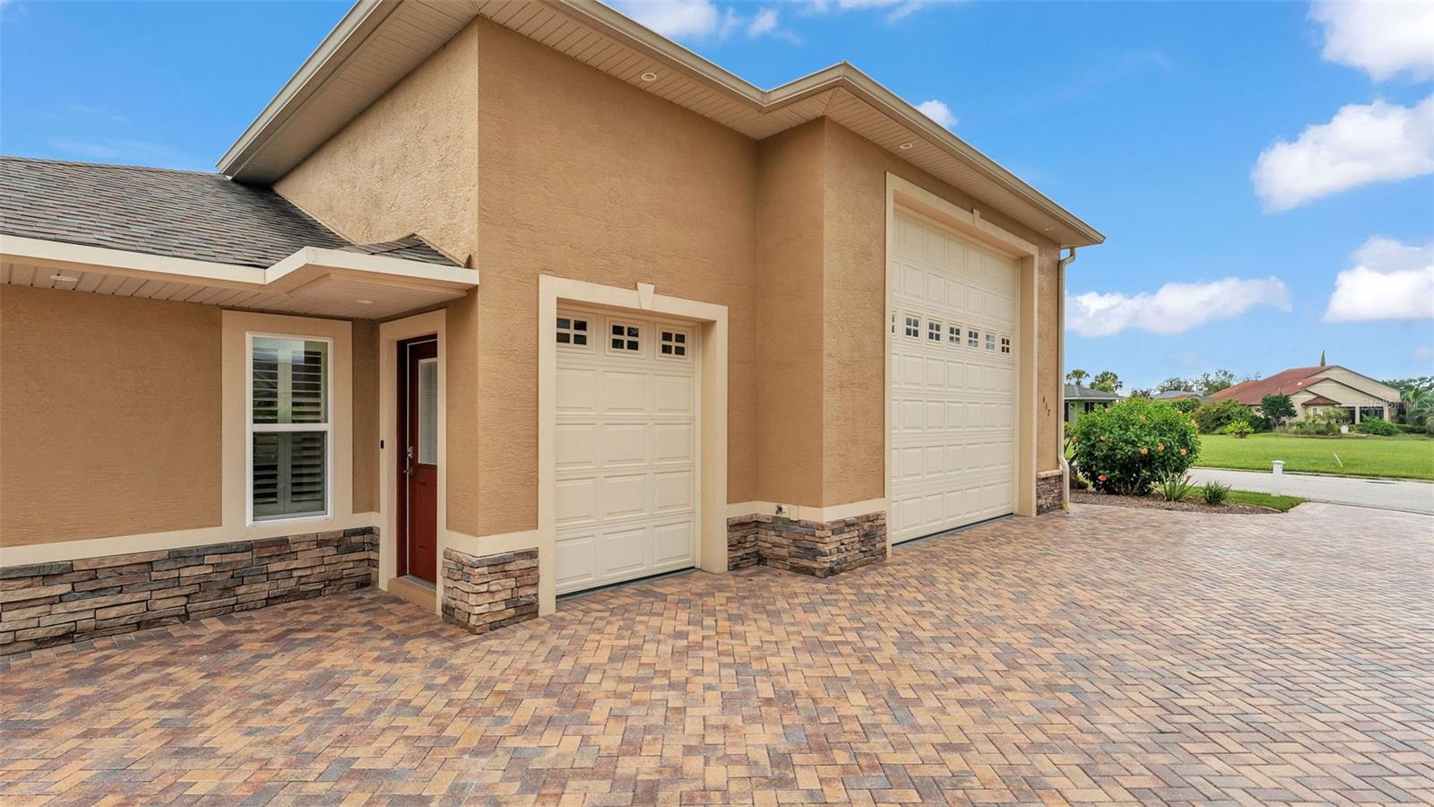 652 MEANDERING WAY