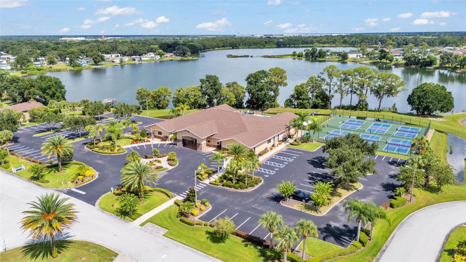 652 MEANDERING WAY