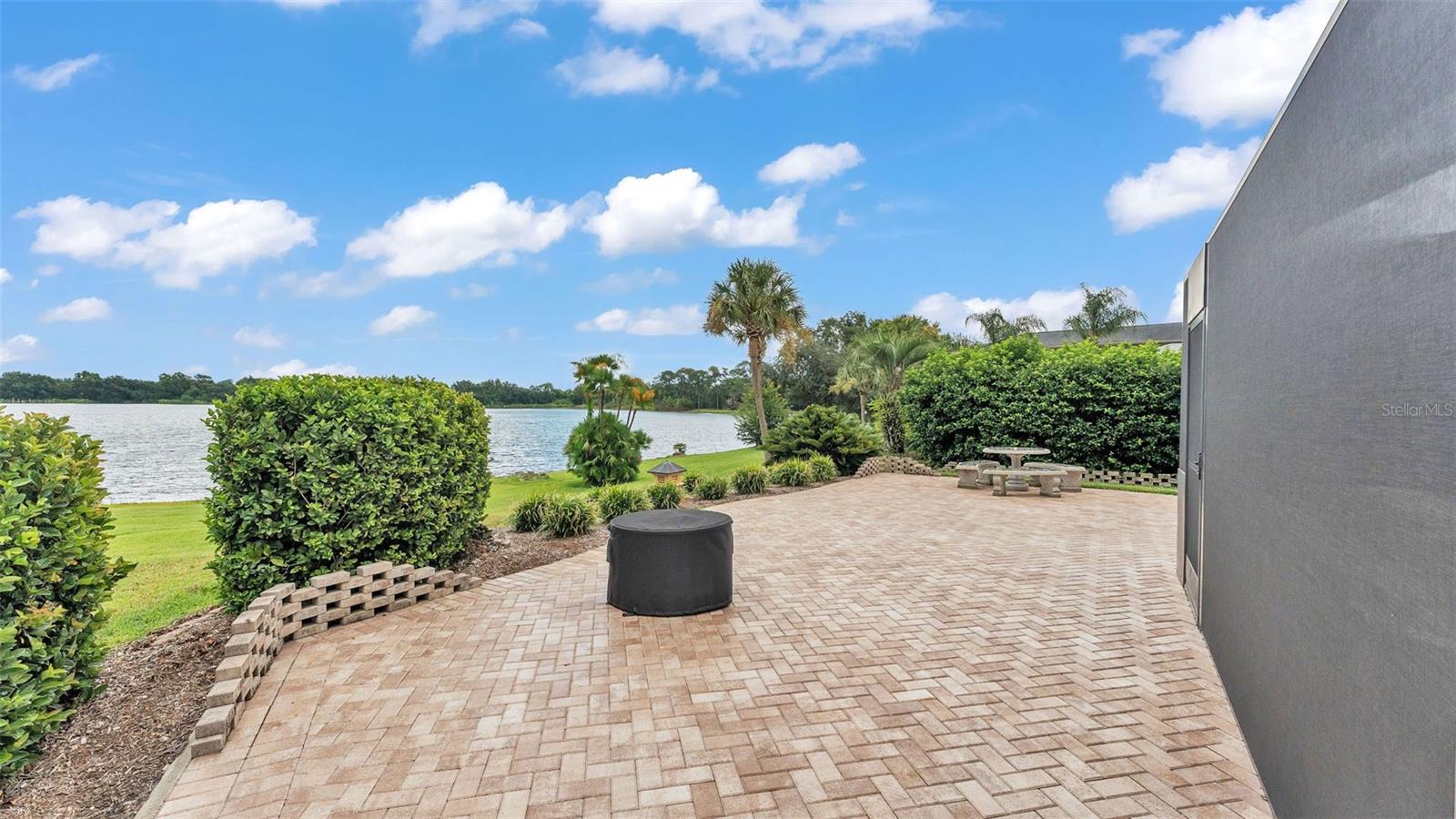 652 MEANDERING WAY