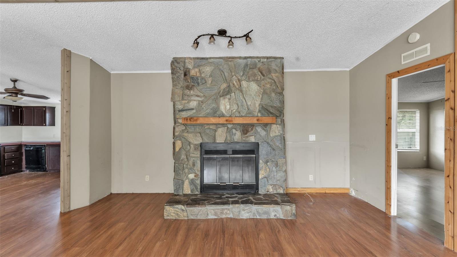 1317 ASHLEE CT