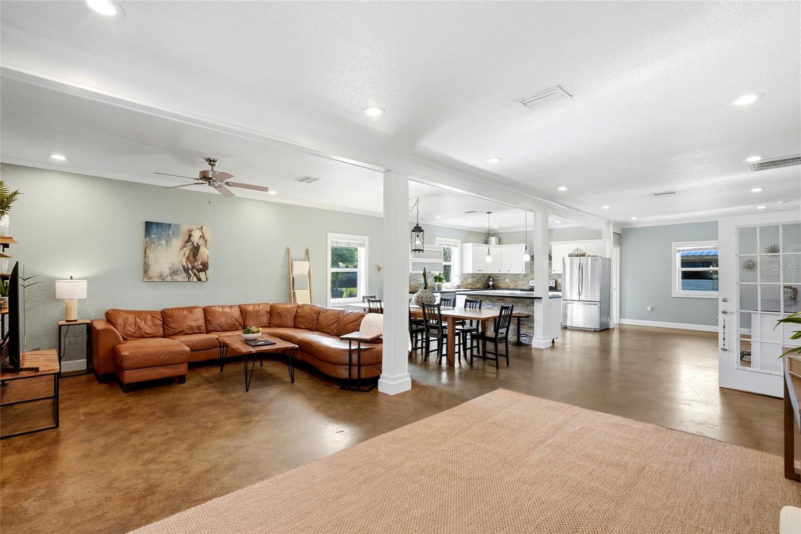 123 S WIGGINS RD