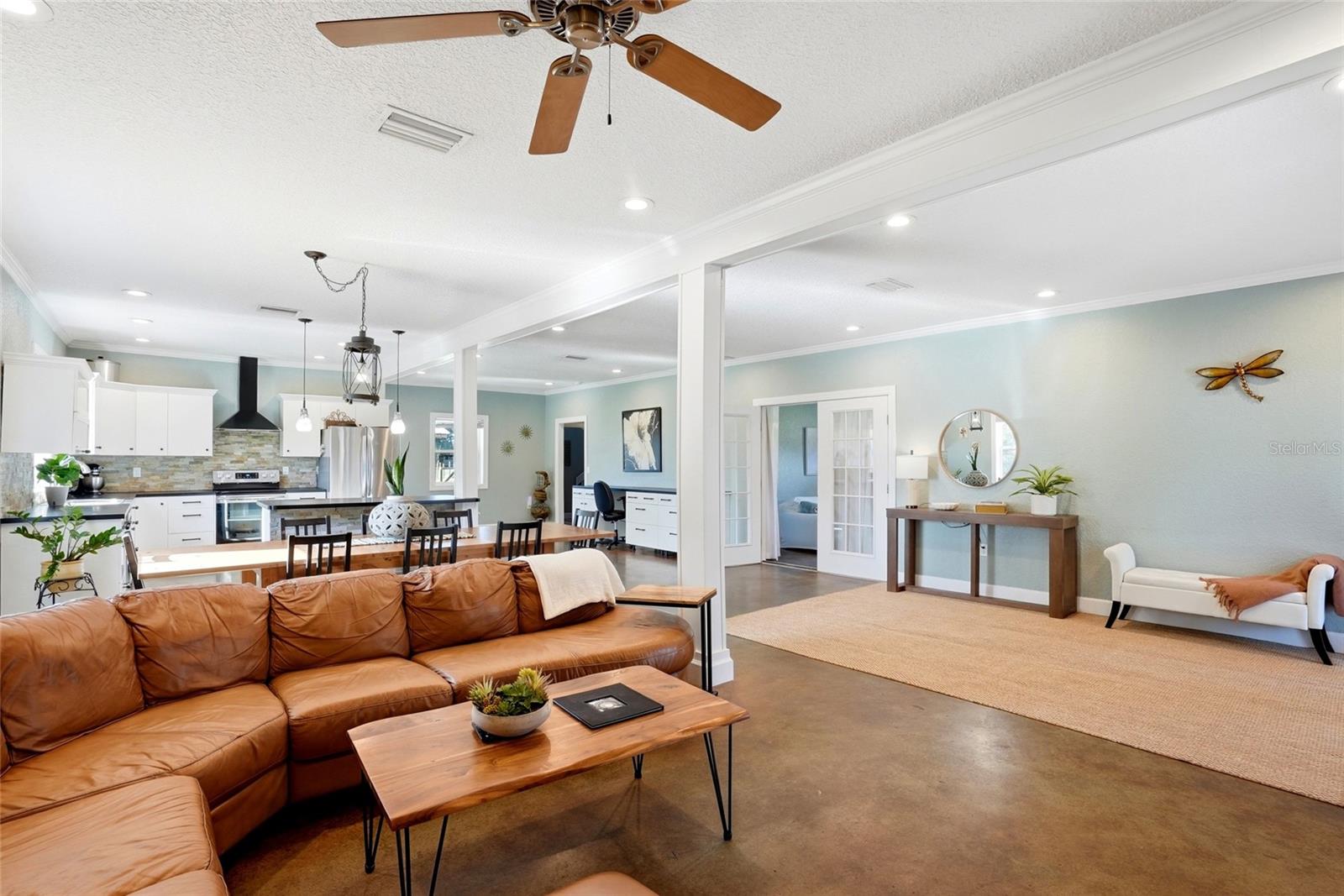 123 S WIGGINS RD