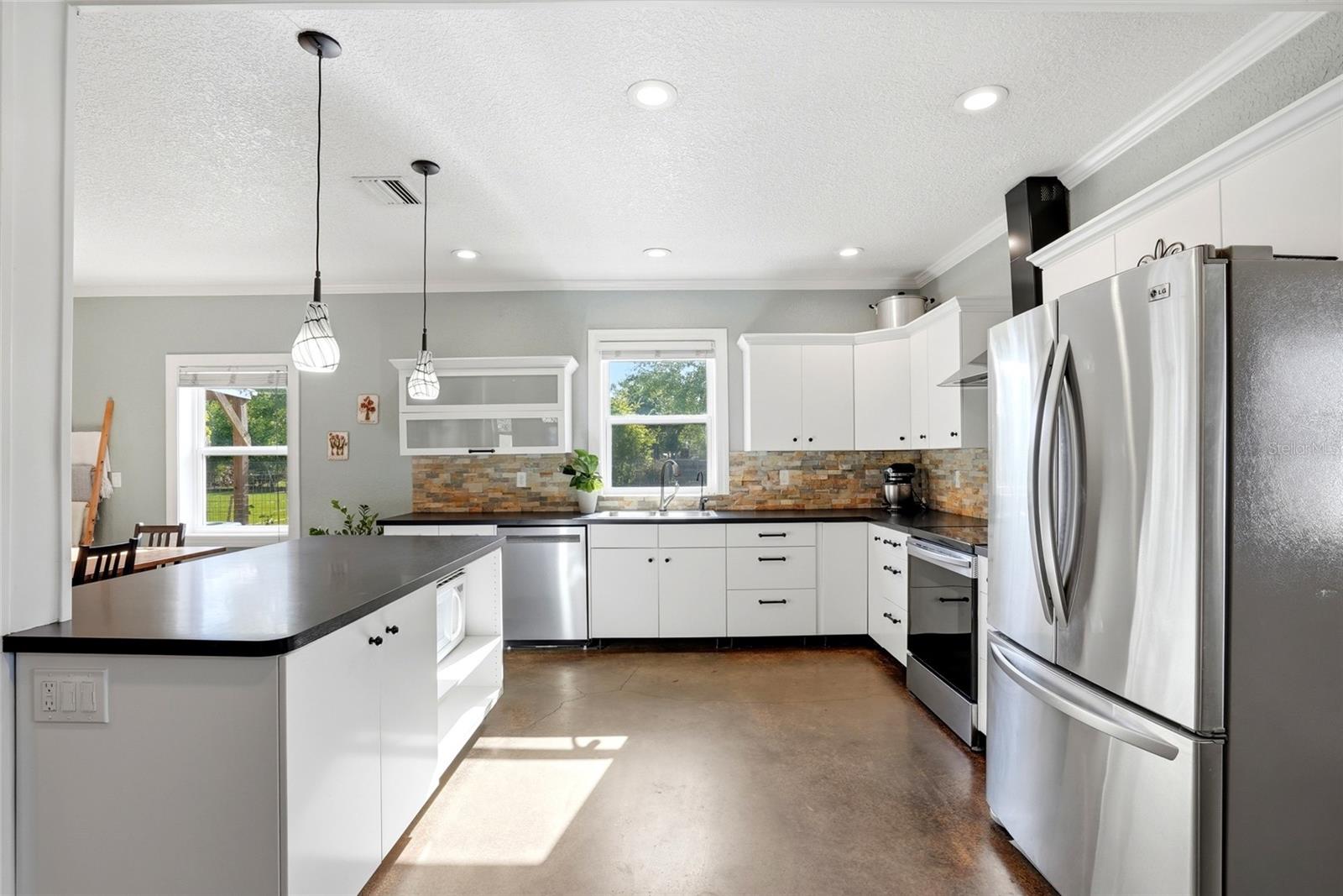 123 S WIGGINS RD