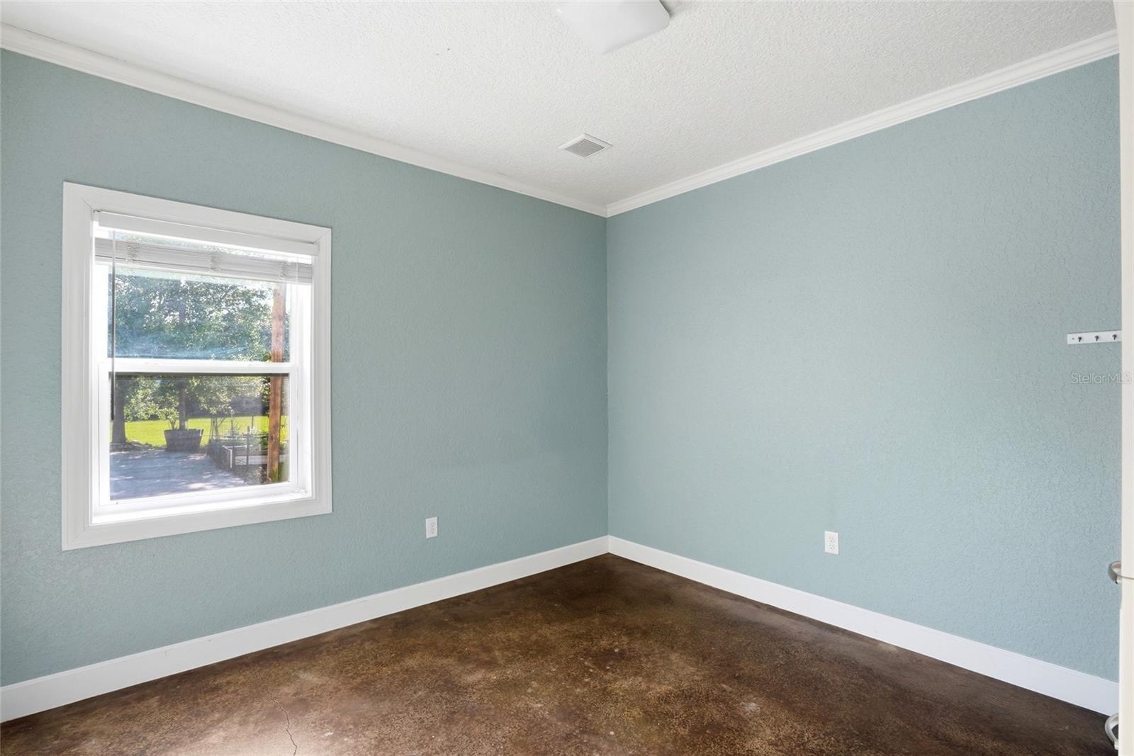 123 S WIGGINS RD