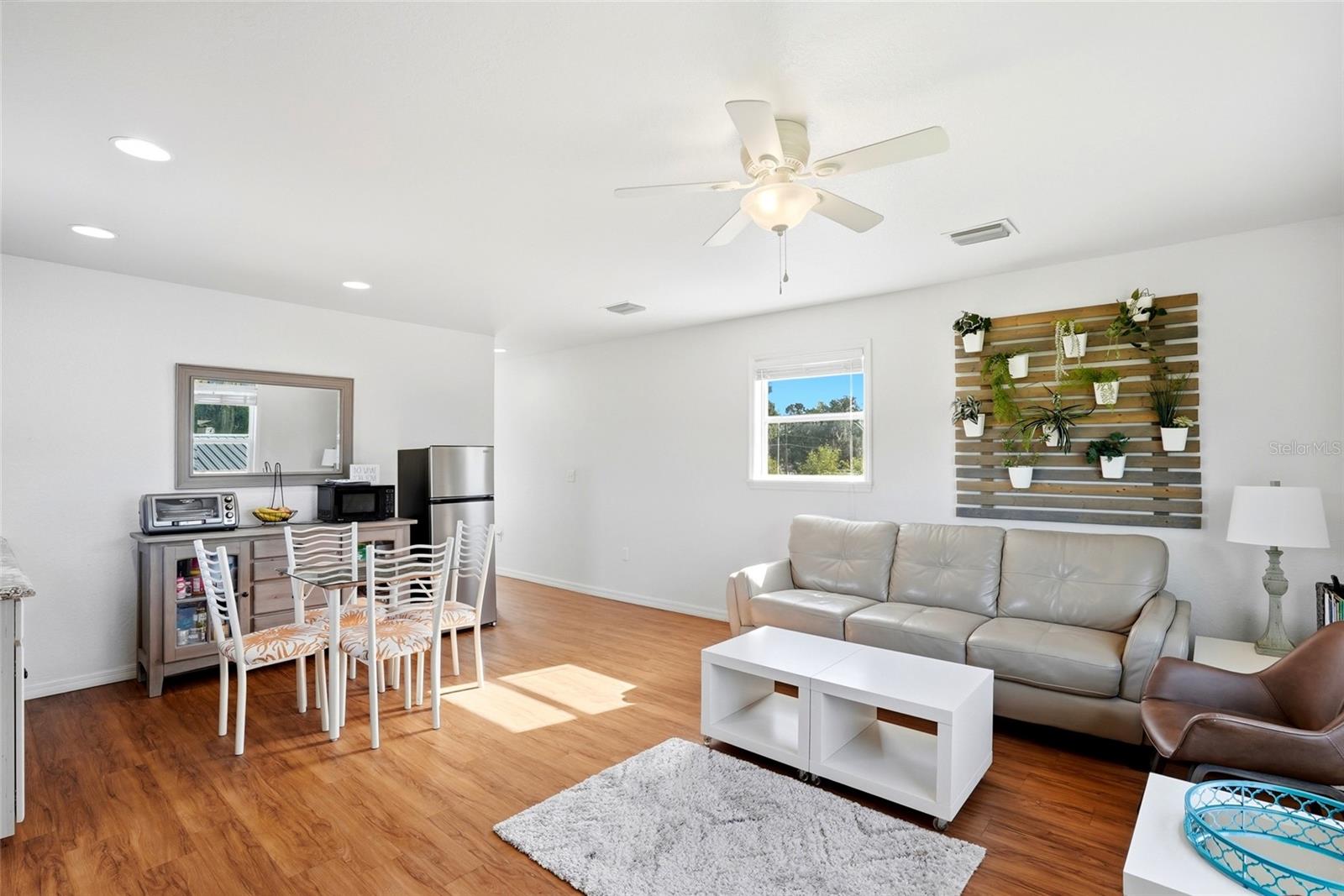123 S WIGGINS RD