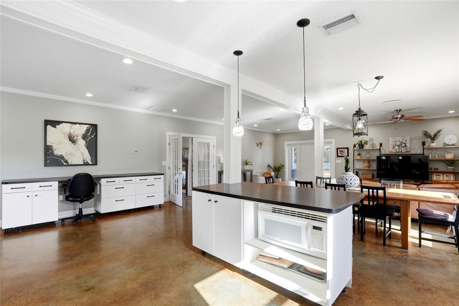 123 S WIGGINS RD