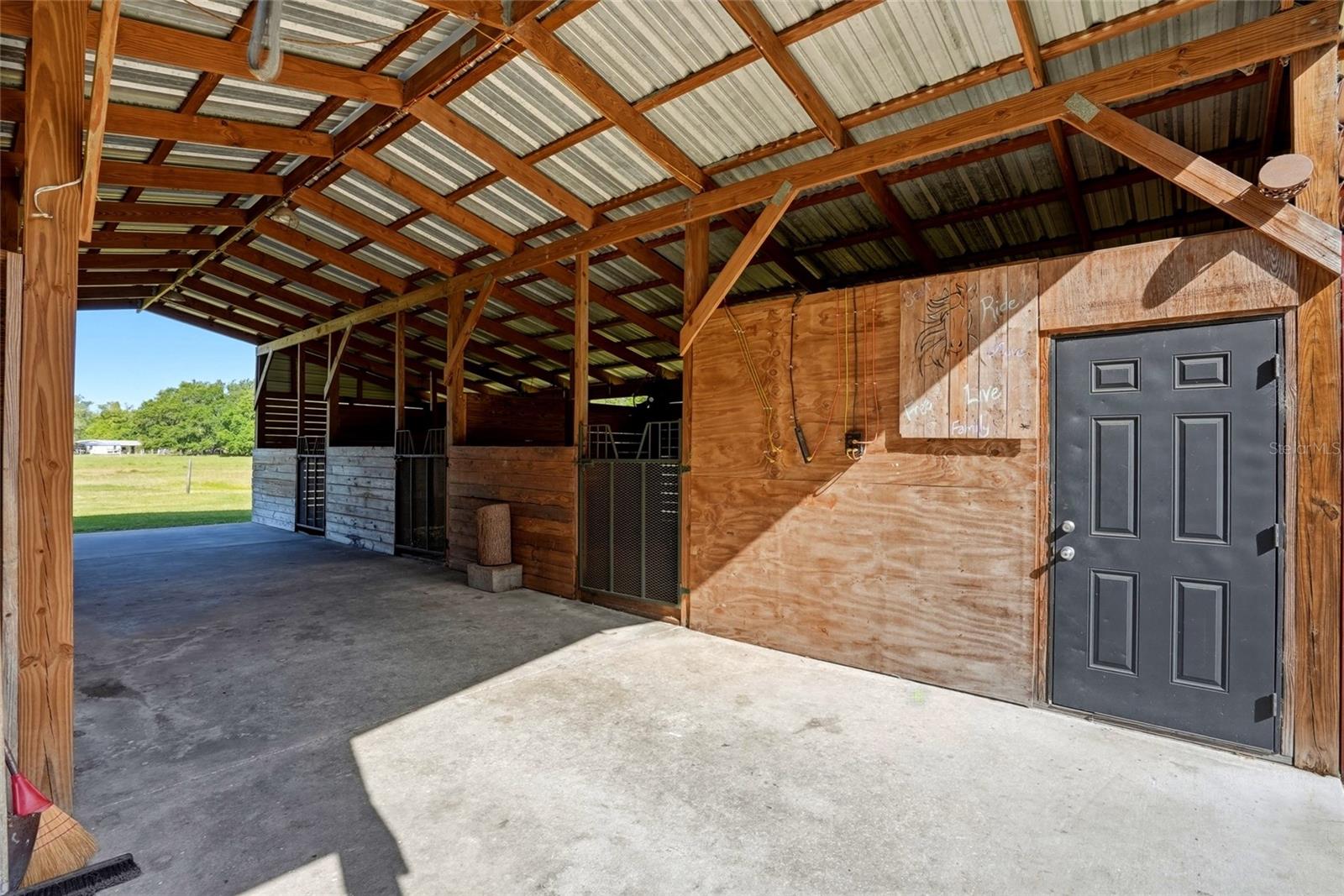 123 S WIGGINS RD