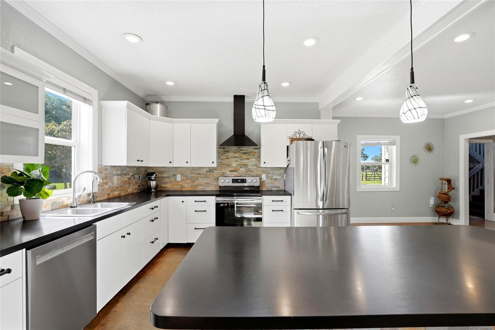 123 S WIGGINS RD