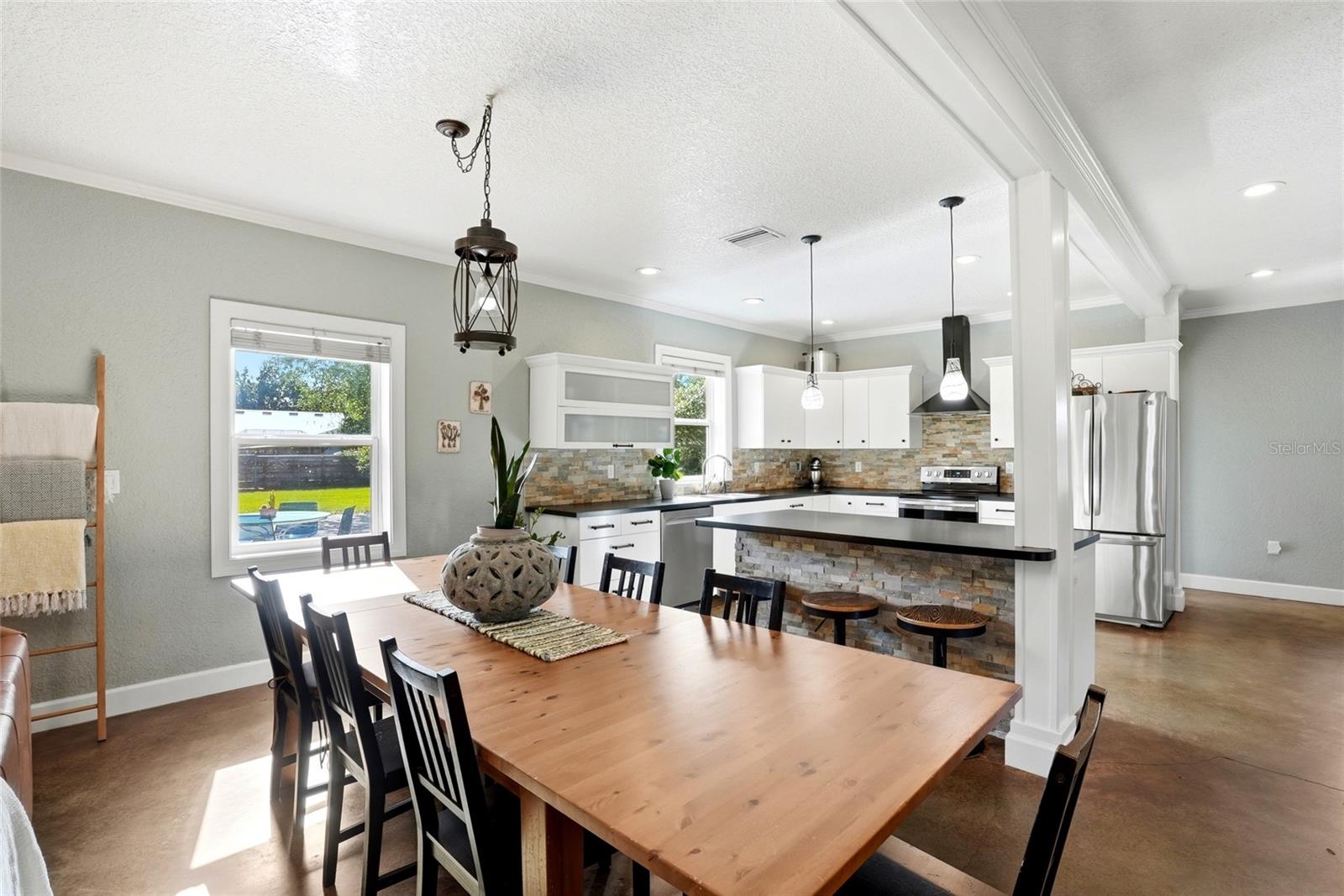 123 S WIGGINS RD