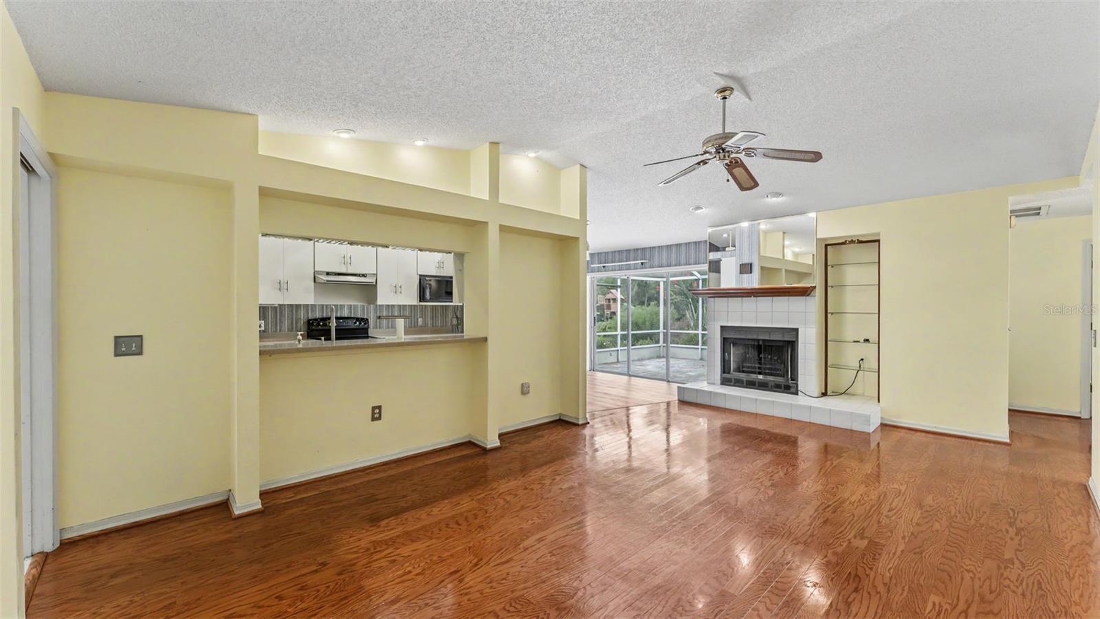 549 PENINSULAR DR