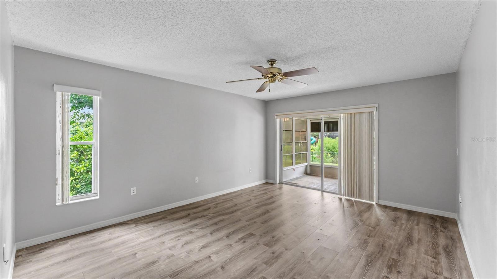 549 PENINSULAR DR