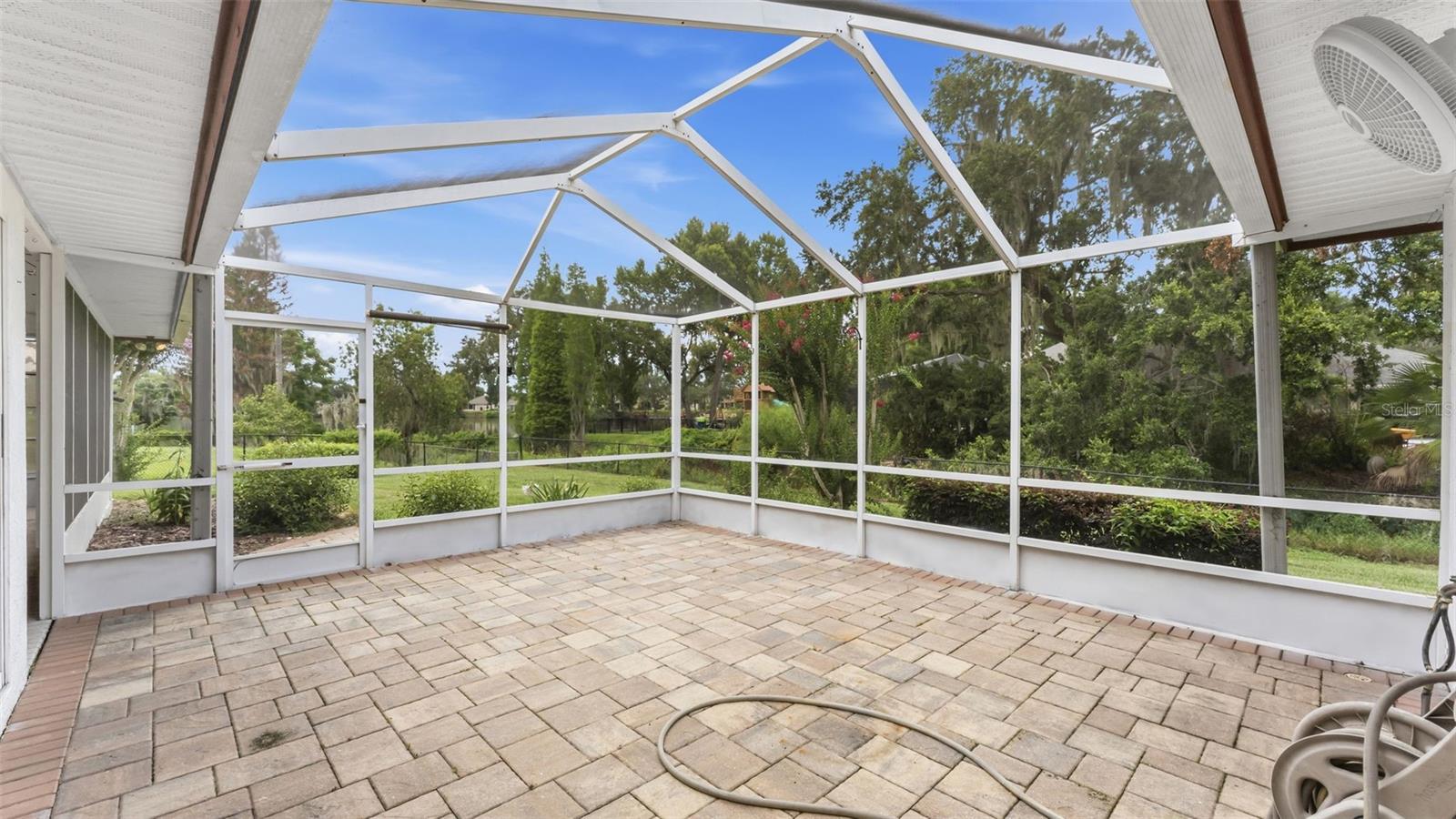 549 PENINSULAR DR