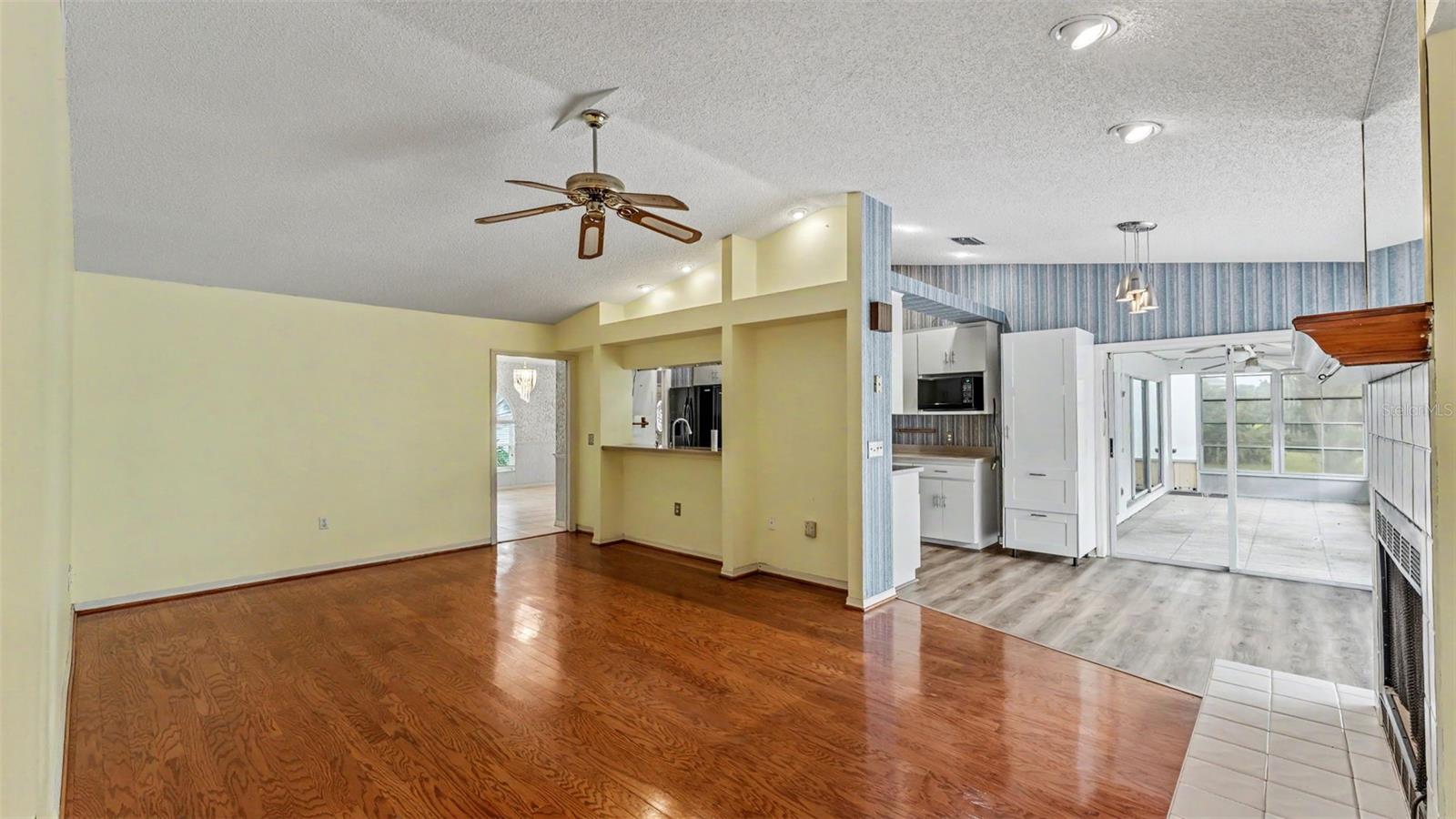 549 PENINSULAR DR
